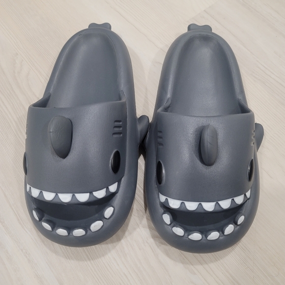 Cloud Shark Slides Sandals Dark Gray Mens ,Women's  Non-slip Unisex 38-39 - Picture 3 of 12